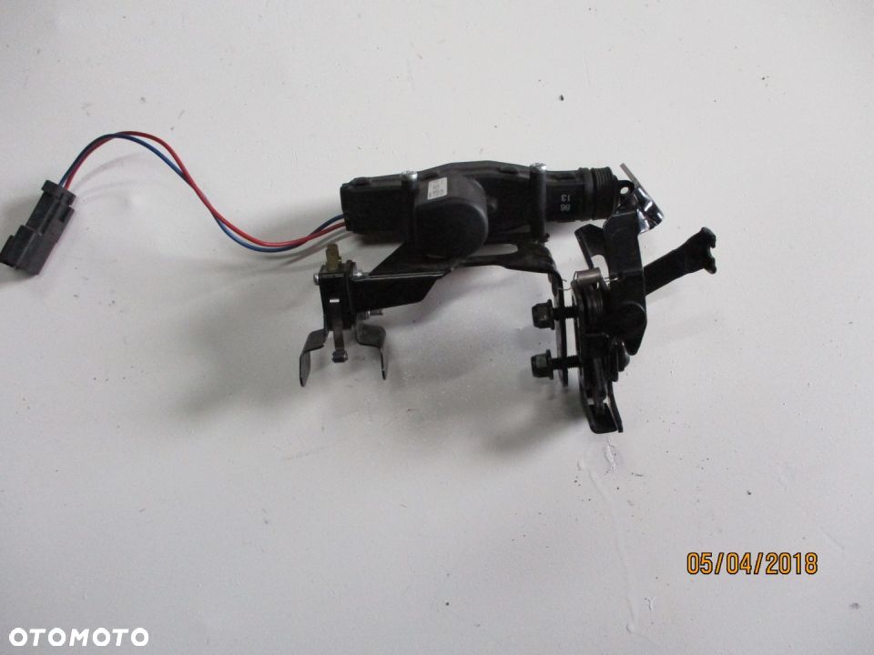 CAN AM SPYDER RT MECHANIZM OTWIERANIA KUFRA - 2