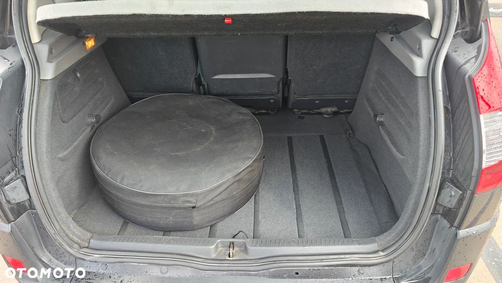 Renault Scenic 2.0 16V Privilege - 23