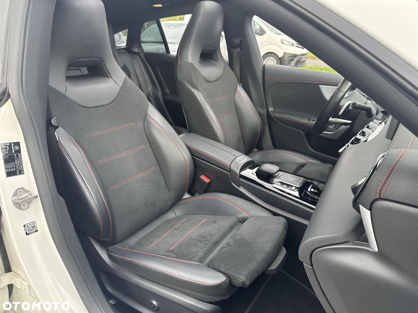 Mercedes-Benz CLA 200 AMG Line 7G-DCT - 25