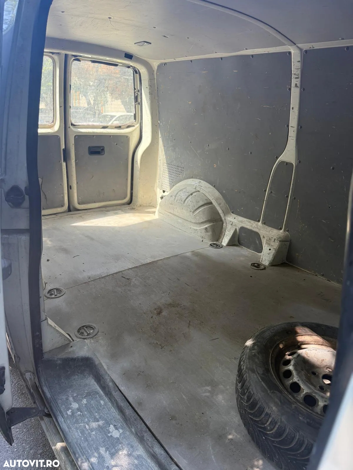 Volkswagen Transporter - 5