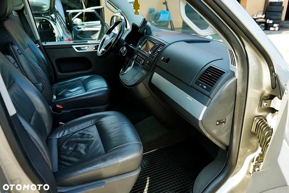 Volkswagen Multivan - 18