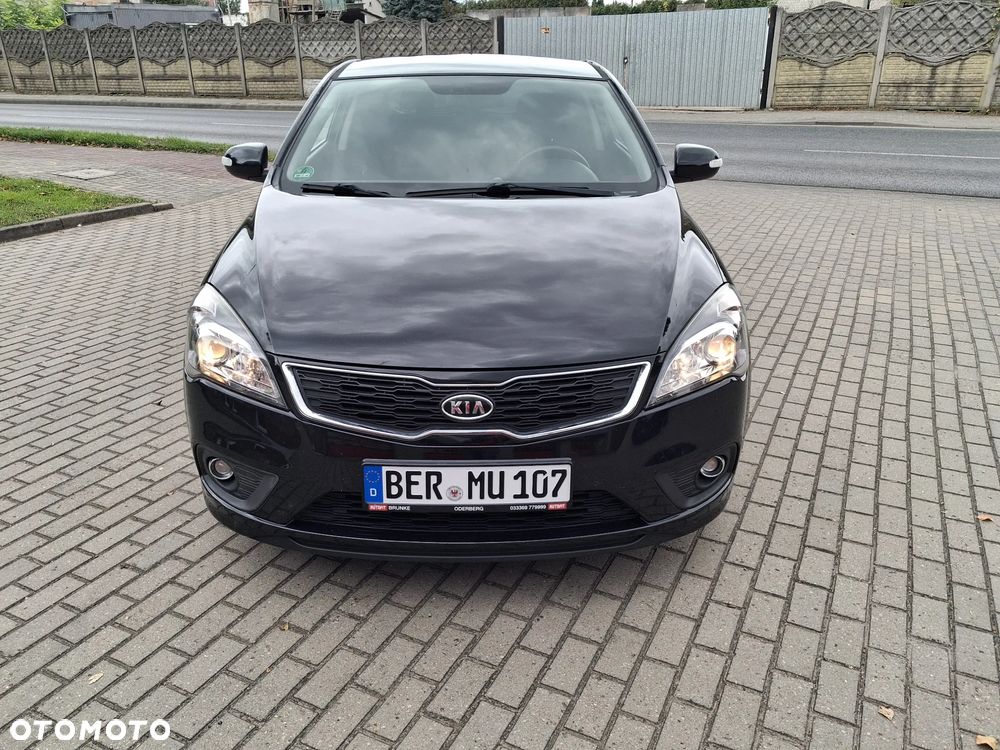 Kia Ceed 1.6 CVVT Dream-Team Edition - 2