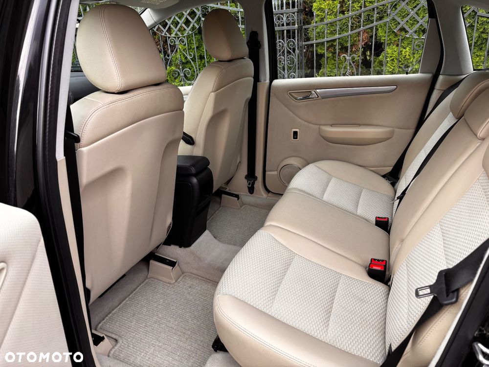 Mercedes-Benz Klasa B 180 CDI DPF Special Edition - 23