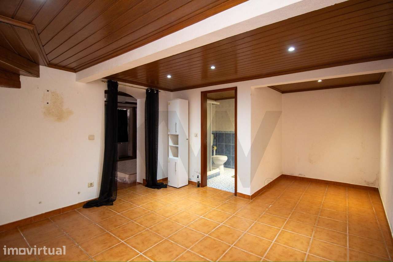Oportunidade Única T4 em Tomar: Casa Grande + Negócio Próprio numa Loc - Grande imagem: 4/19