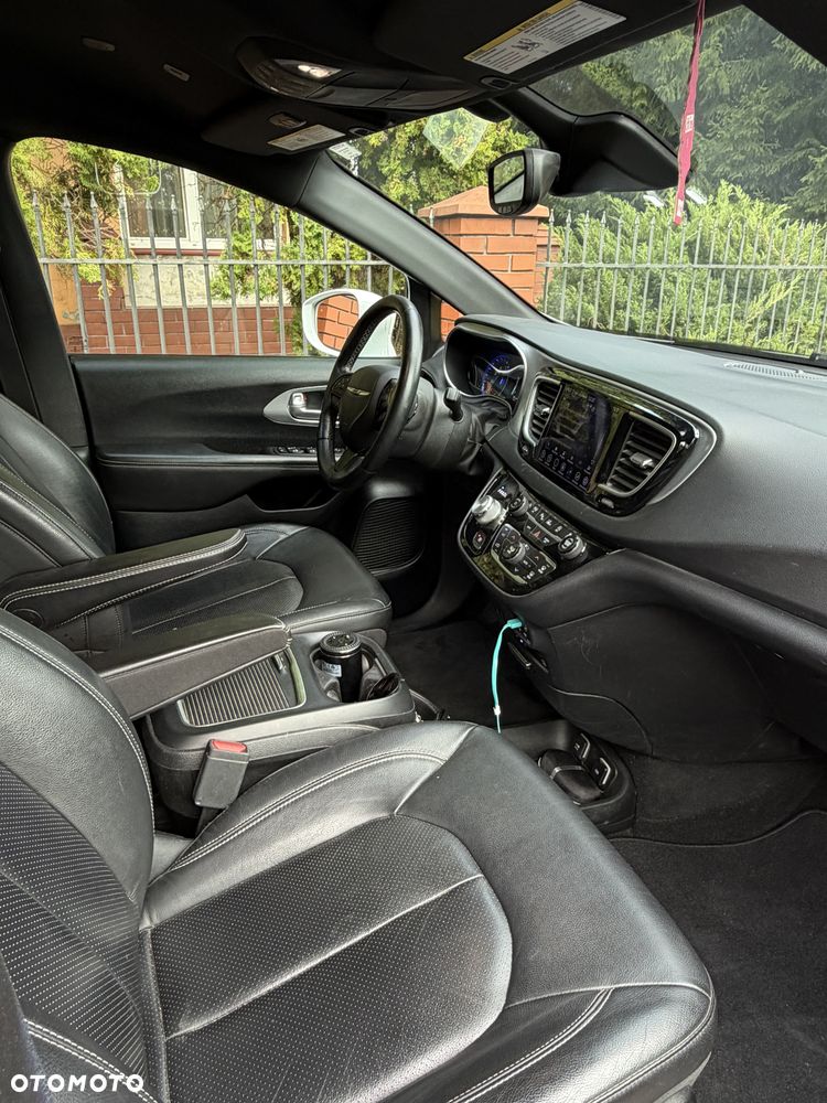 Chrysler Pacifica - 7