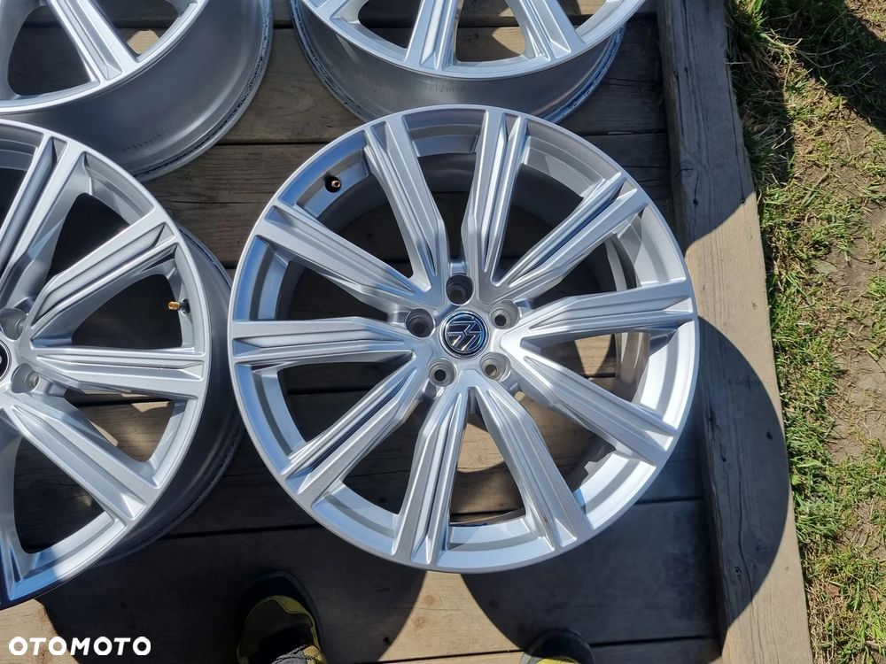 AUDI 4M8 SQ8,Q8,SQ7,Q7,A7,A5,VW alu 8,5X20 ET20 5X112 4szt.jak nowe 4szt, - 8