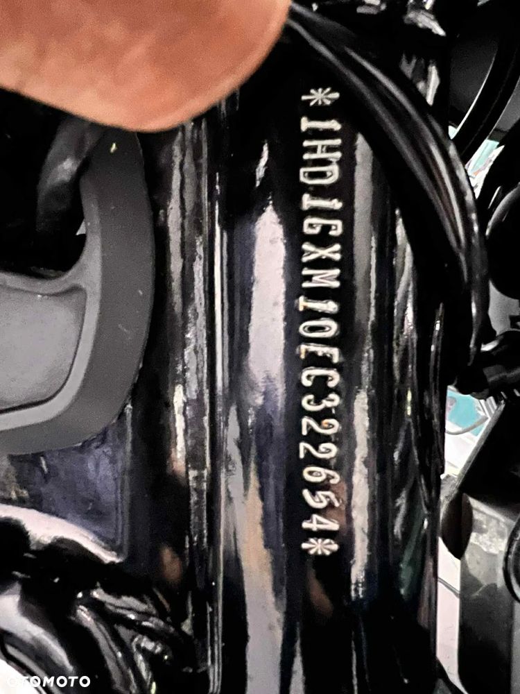 Harley-Davidson Dyna Street Bob - 2