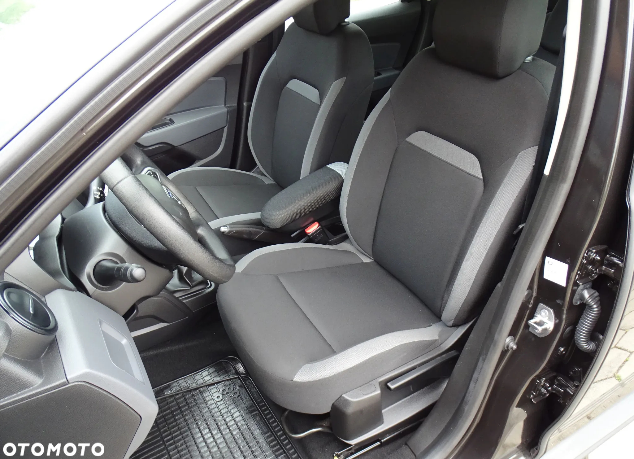 Dacia Duster 1.6 SCe Blackshadow S&S - 19