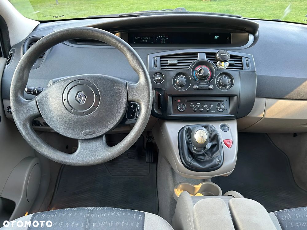 Renault Scenic 2.0 Confort Authentique - 17