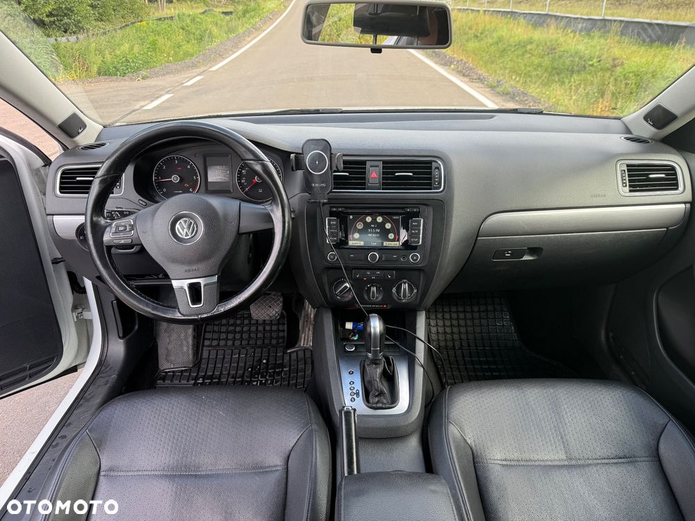 Volkswagen Jetta - 9