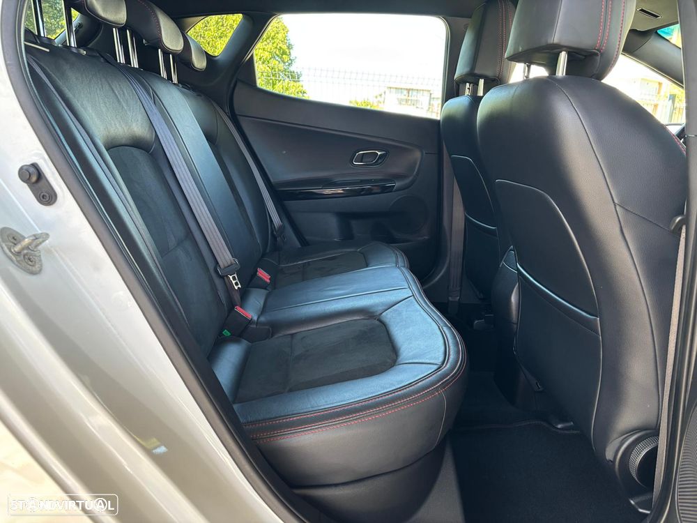 Kia Ceed 1.6 T-GDI GT - 7