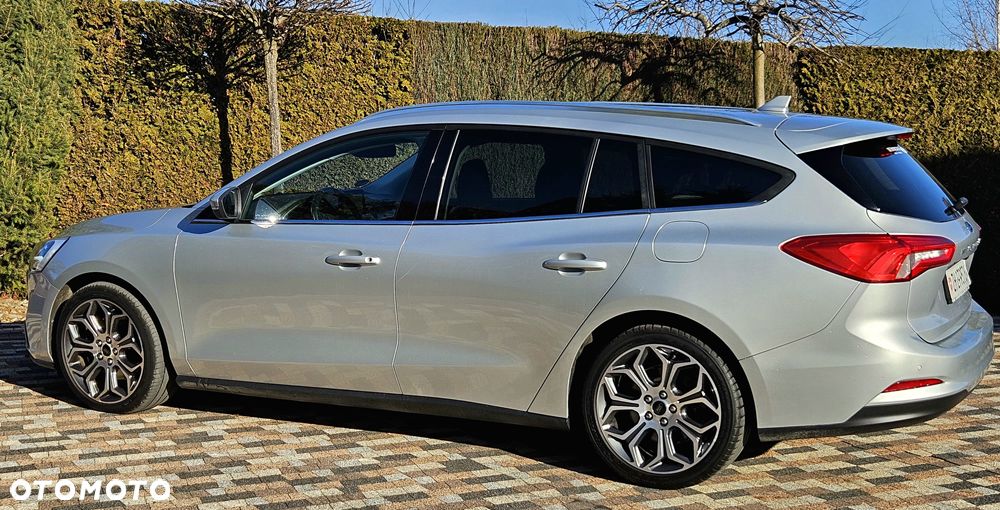 Ford Focus 2.0 EcoBlue Start-Stopp-System TITANIUM - 17