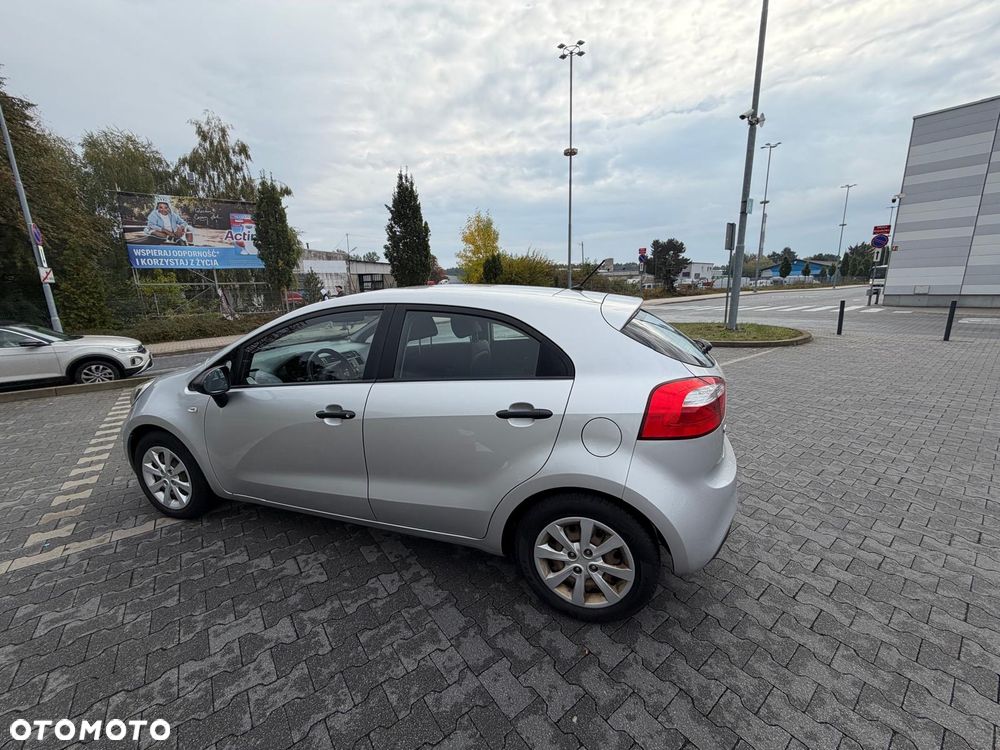 Kia Rio 2012 photo 2