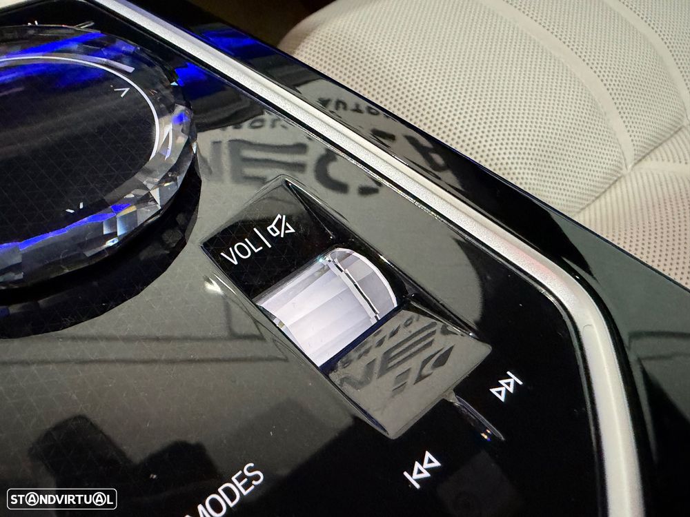 BMW 740 d xDrive Pack Desportivo M Pro - 40