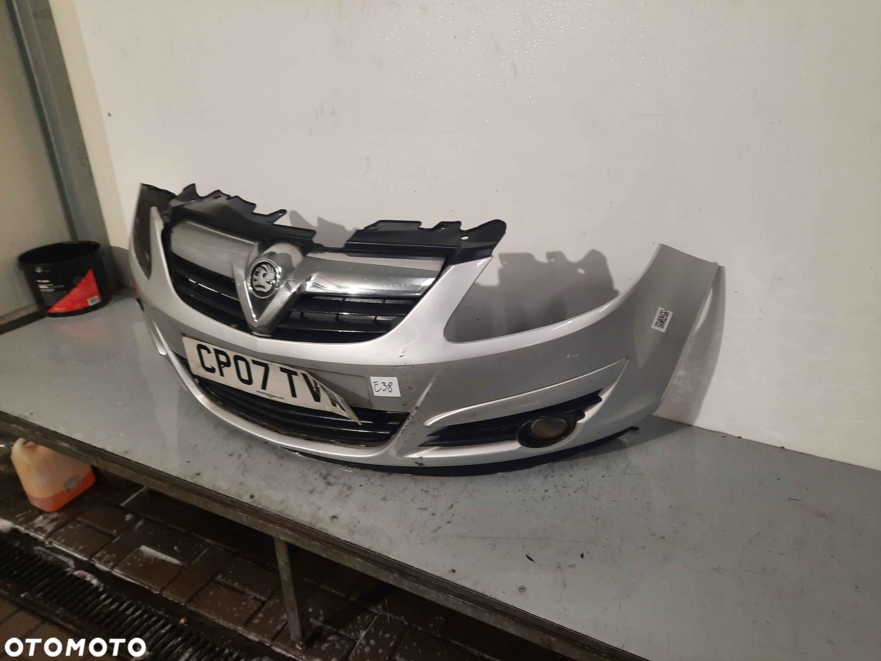 } ZDERZAK PRZÓD PRZEDNI OPEL CORSA D Z157 SREBRNY HALOGENY - 2