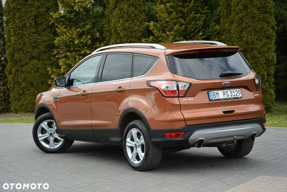 Ford Kuga 1.5 EcoBoost 2x4 Titanium - 5