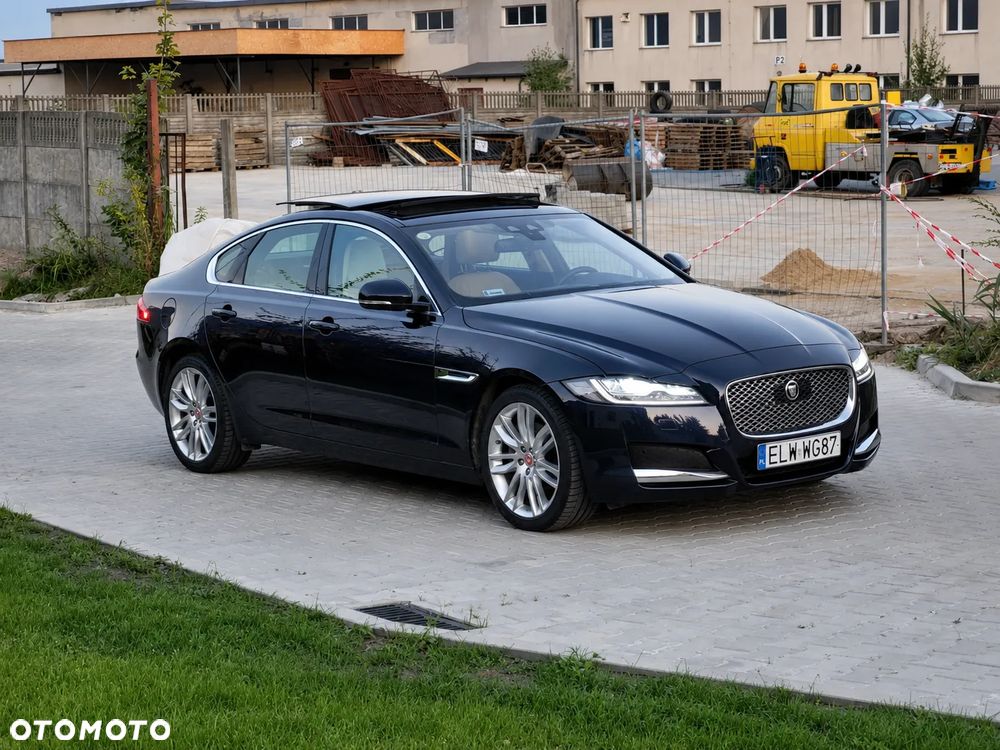 Jaguar XF 20d Prestige - 1