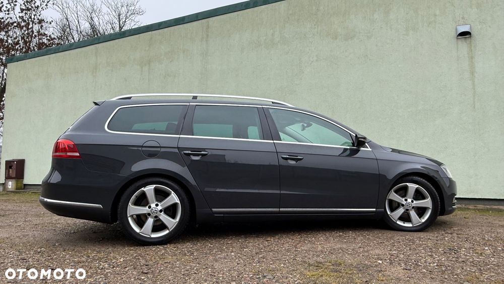 Volkswagen Passat 2.0 TDI BlueMotion Technology Exclusive - 23
