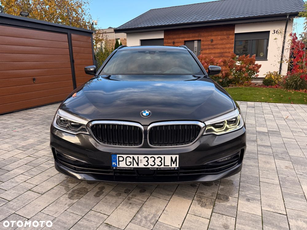 BMW Seria 5 520d Sport Line - 2