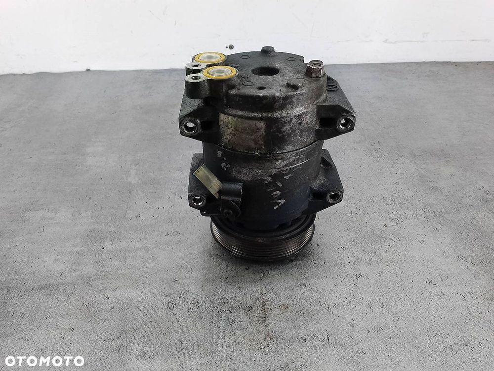 POMPA, SPRĘŻARKA KLIMATYZACJI VOLVO XC90 ( 02-14 ) 8708581 2.9 T6 24V - 2