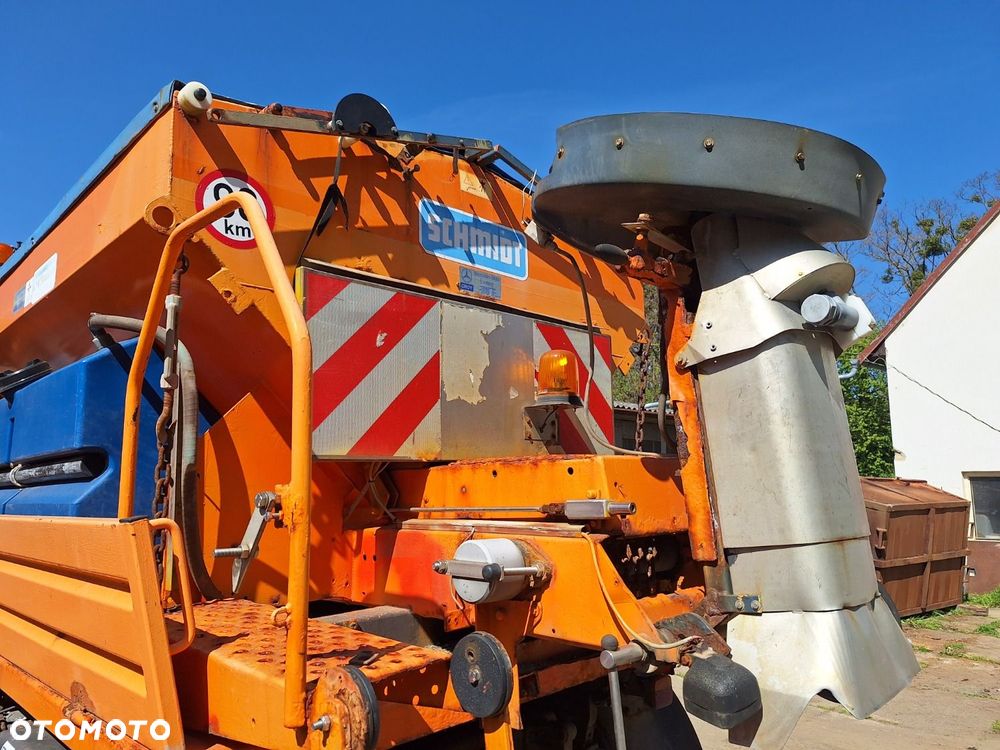 JAC Unimog U 1650 4X4 + Příslušenství - 32