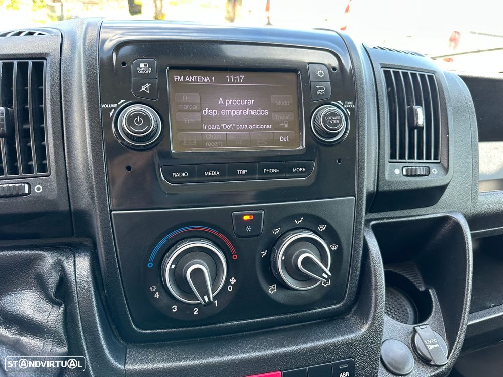 Peugeot Boxer 2.2 BlueHDi 330 L2H1 Premium - 12