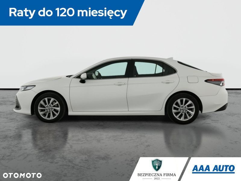 Toyota Camry - 4