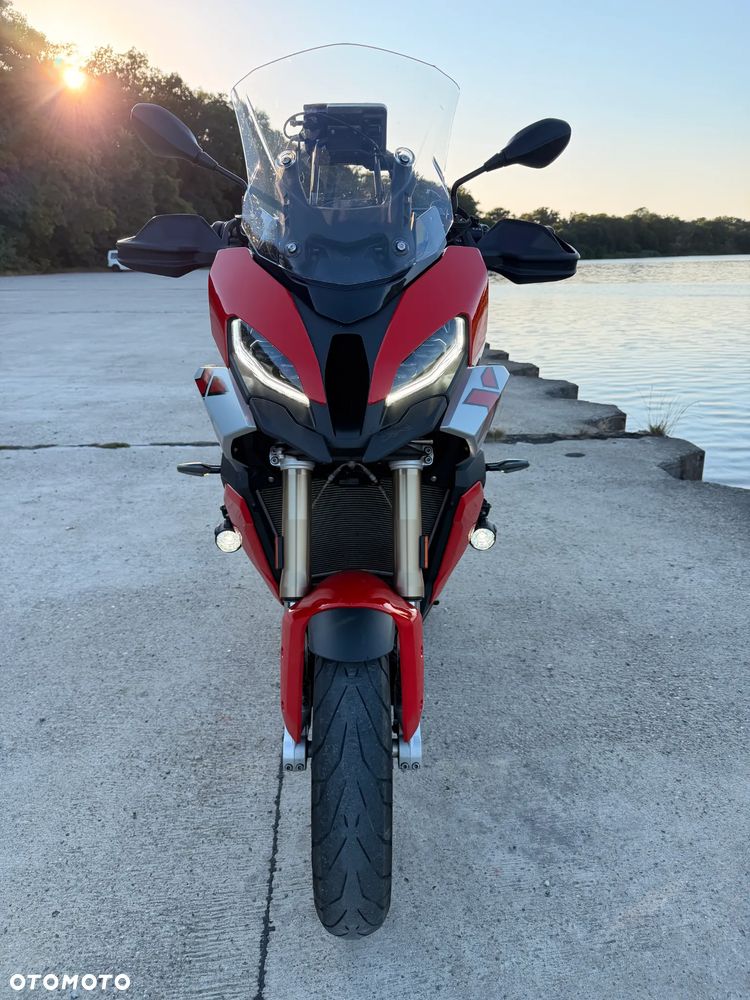 BMW XR - 8