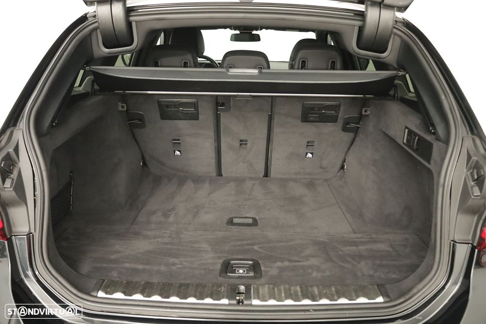 BMW 320 d Pack Desportivo M Auto - 22