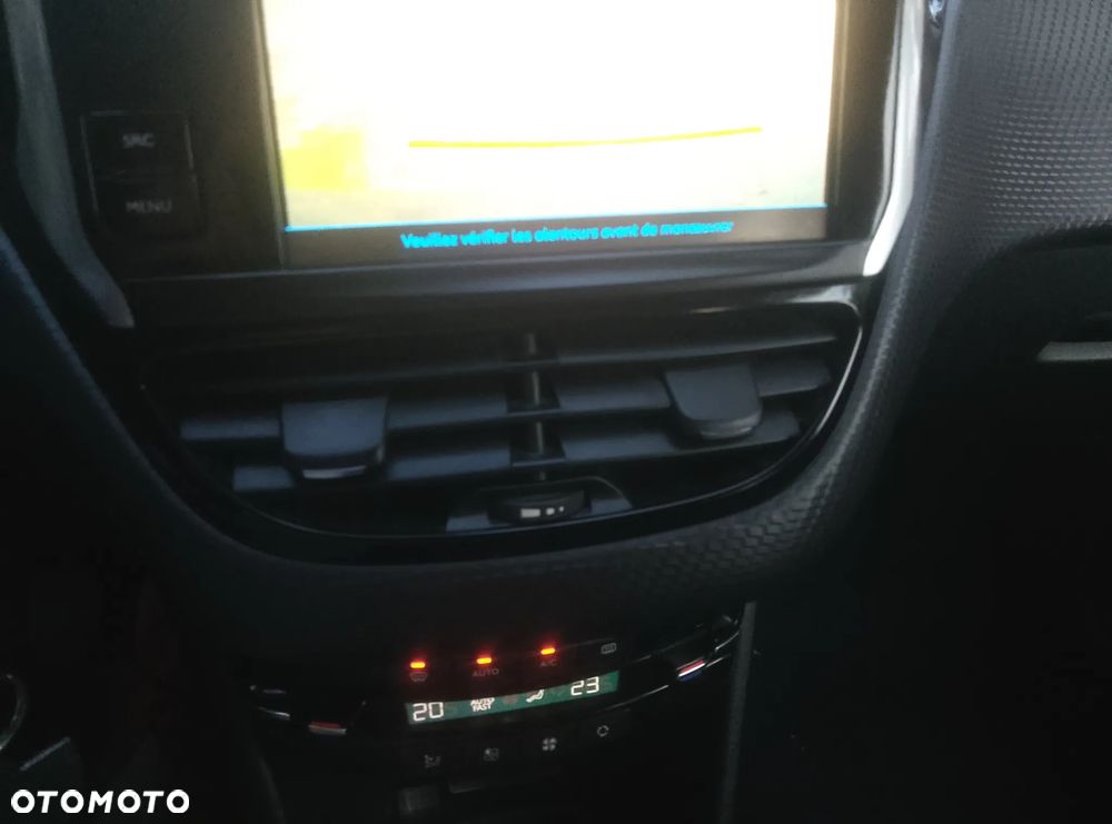Peugeot 2008 1.2 Pure Tech Active - 18