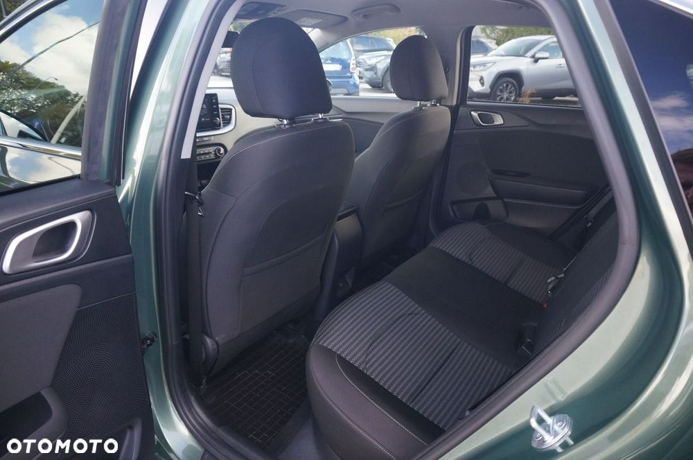 Kia Ceed 1.5 T-GDI M - 23