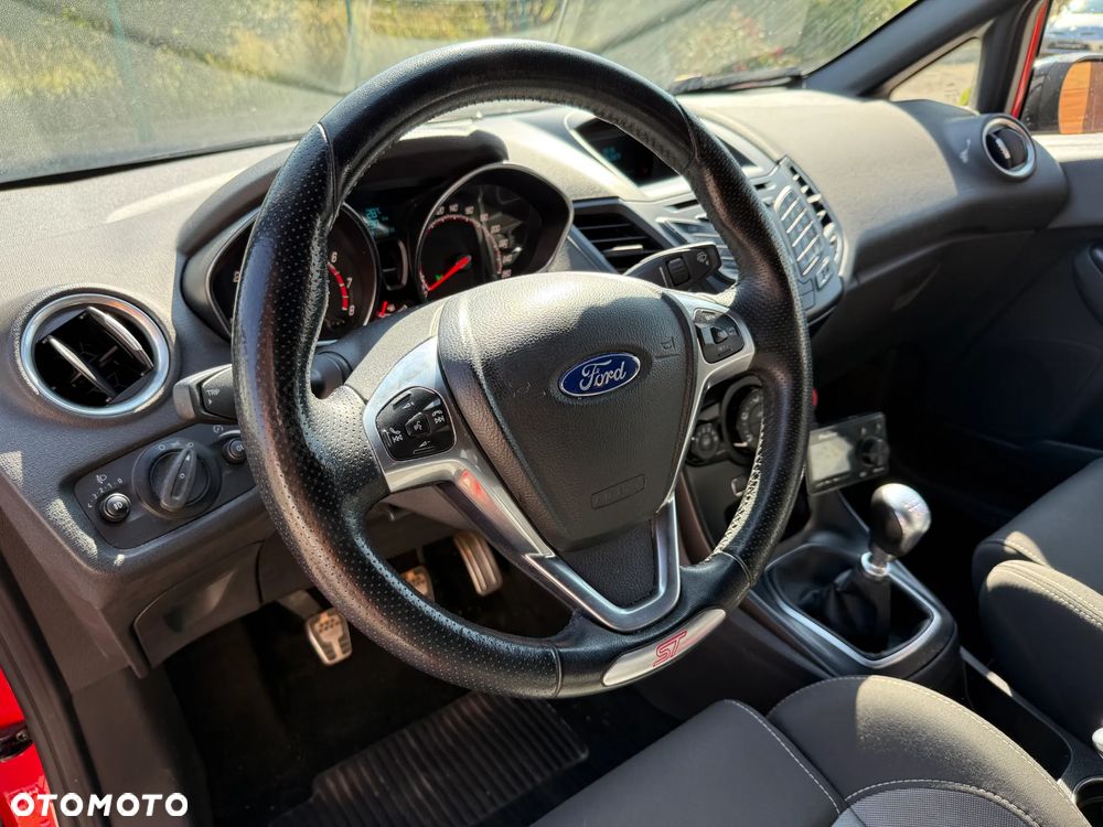 Ford Fiesta 1.6 EcoBoost ST - 12
