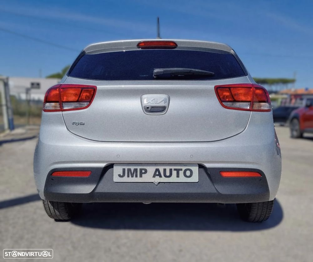 Kia Rio - 8