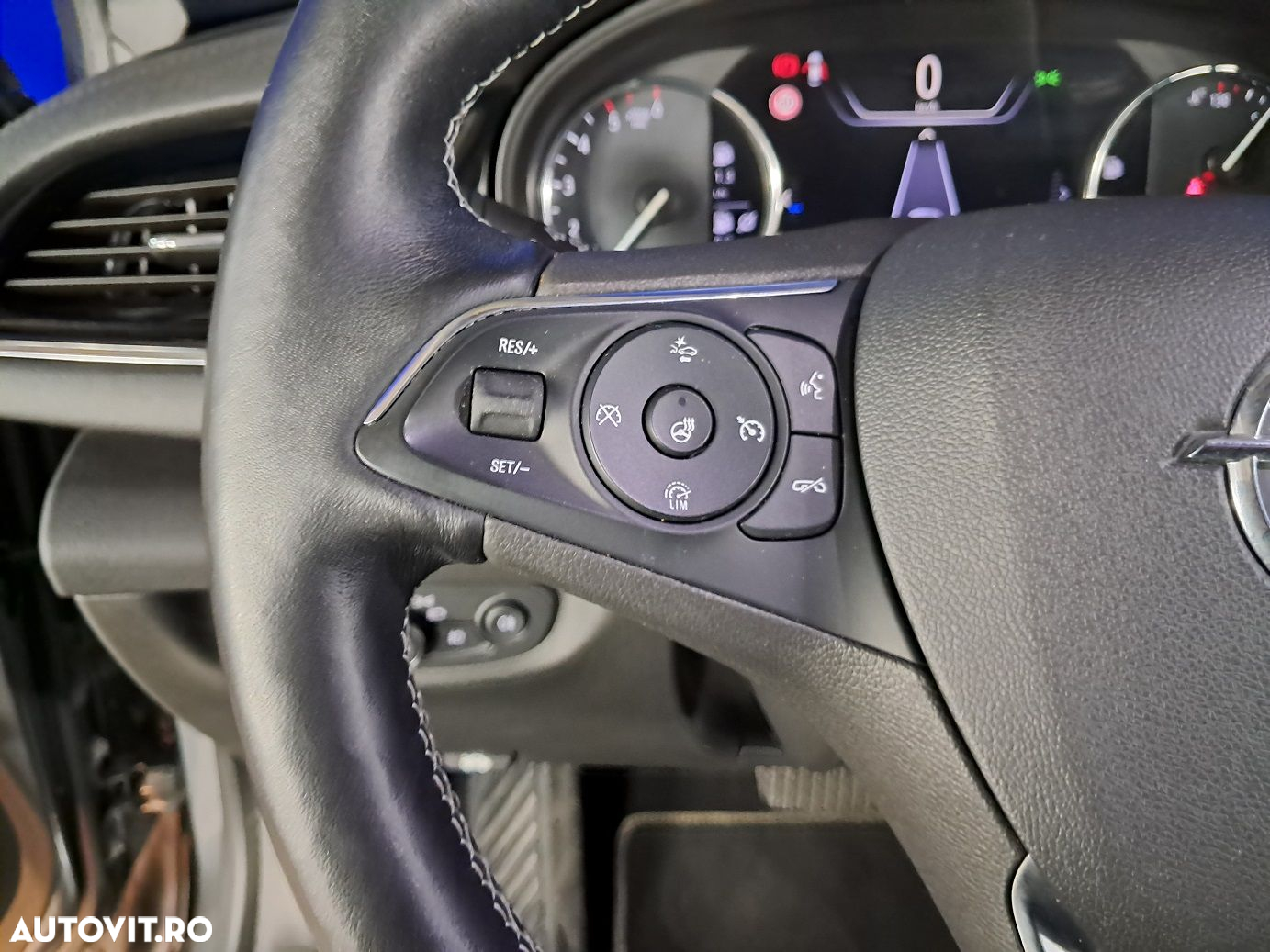 Opel Insignia - 12