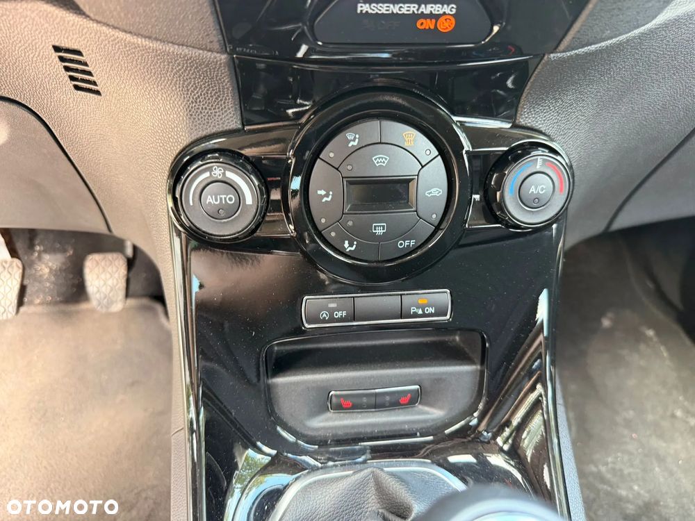Ford Fiesta - 12