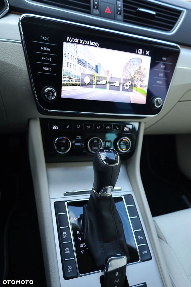 Skoda Superb 2.0 TSI Style DSG - 27