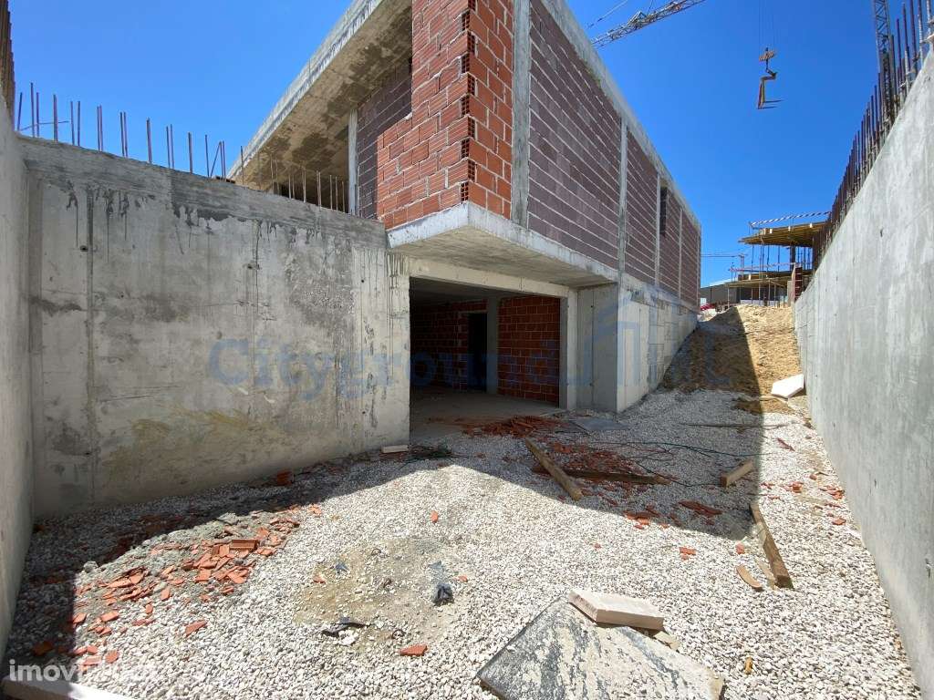 Moradia T2 com garagem e piscina junto à praia - Grande imagem: 3/46