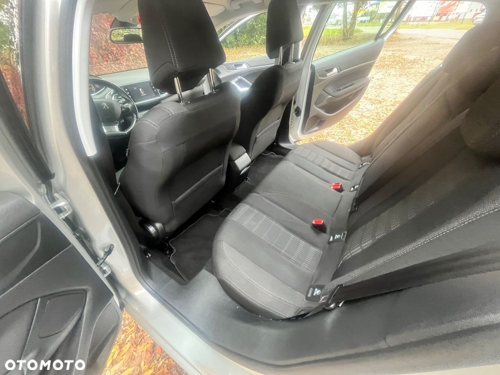 Peugeot 308 1.2 PureTech Allure S&S - 14