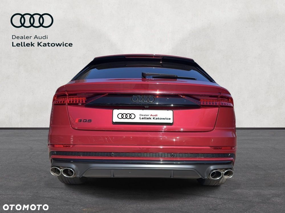 Audi SQ8 - 8