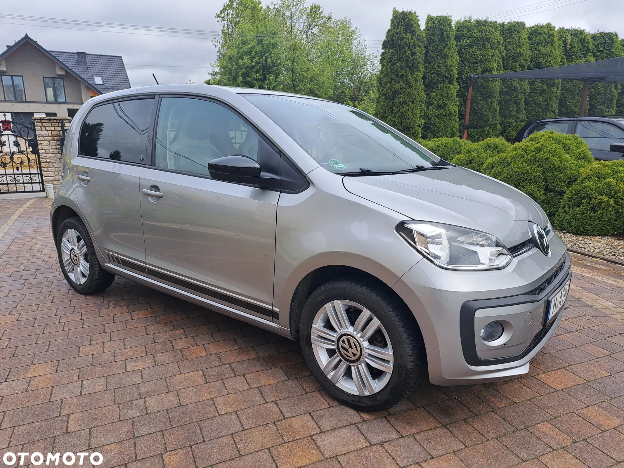 Volkswagen up! (BlueMotion Technology) beats - 13