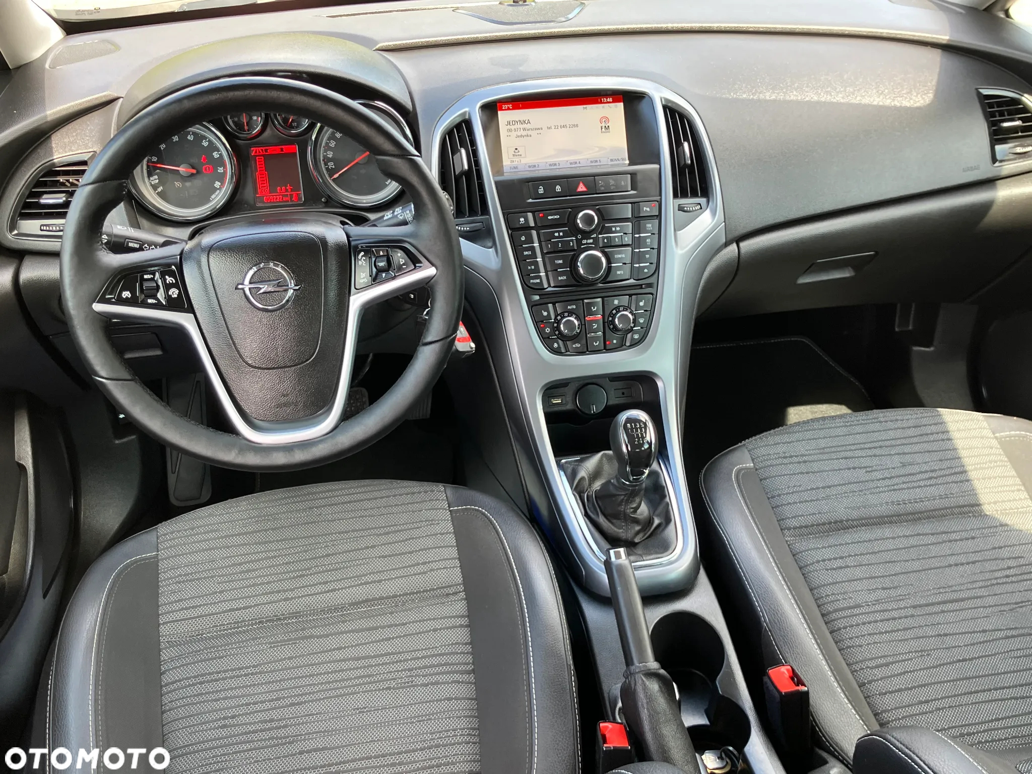 Opel Astra 1.4 Turbo Design Edition - 32