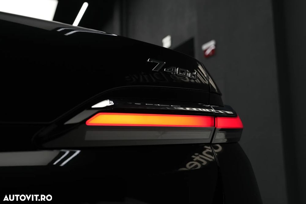 BMW Seria 7 740d xDrive MHEV - 36