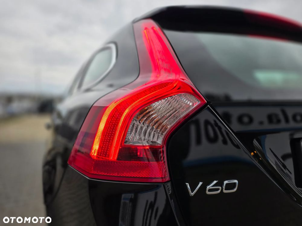 Volvo V60 T4 Geartronic R-Design - 10