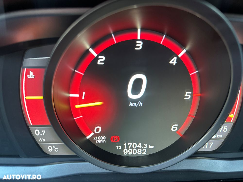 Volvo XC 60 D4AWD Ocean Race - 18