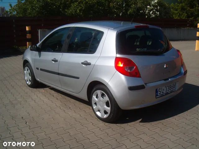 Renault Clio - 6