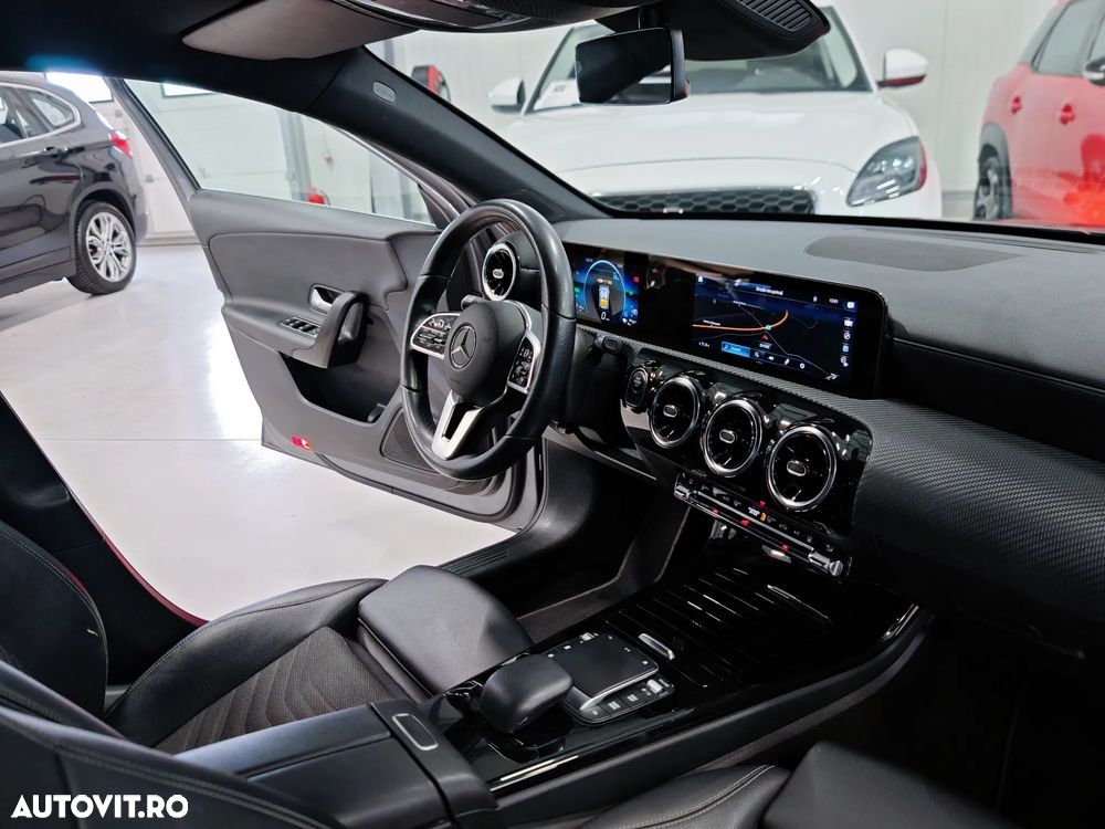 Mercedes-Benz A 250 e Sedan 8G-DCT - 11