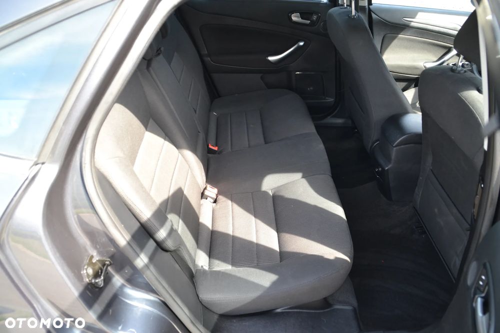 Ford Mondeo 2.0 Viva Titanium - 24