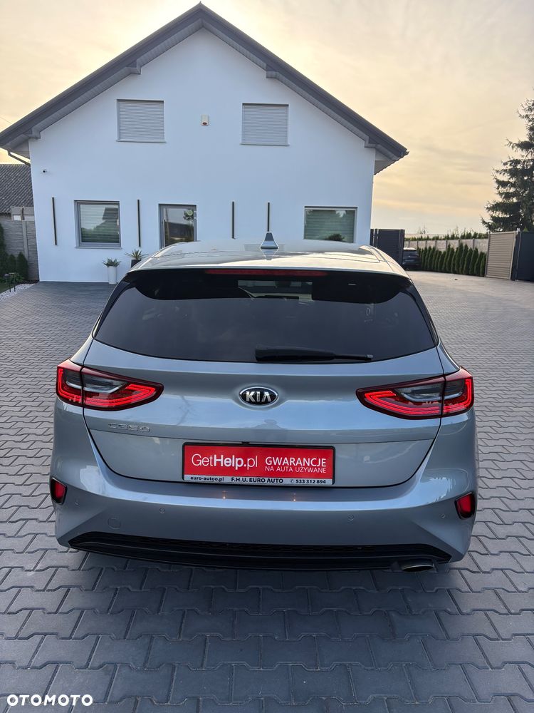 Kia Ceed 1.6 CRDi 136 ISG Dream-Team Edition - 9