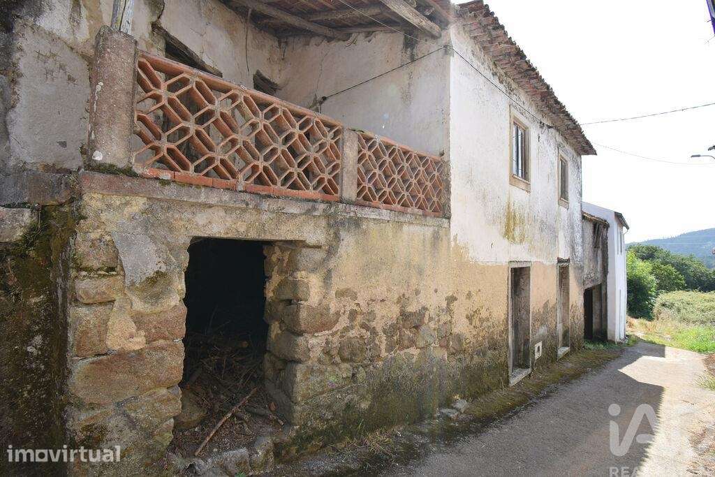 Moradia geminada T3 em Vila Nova de 146 m2 - Grande imagem: 2/34