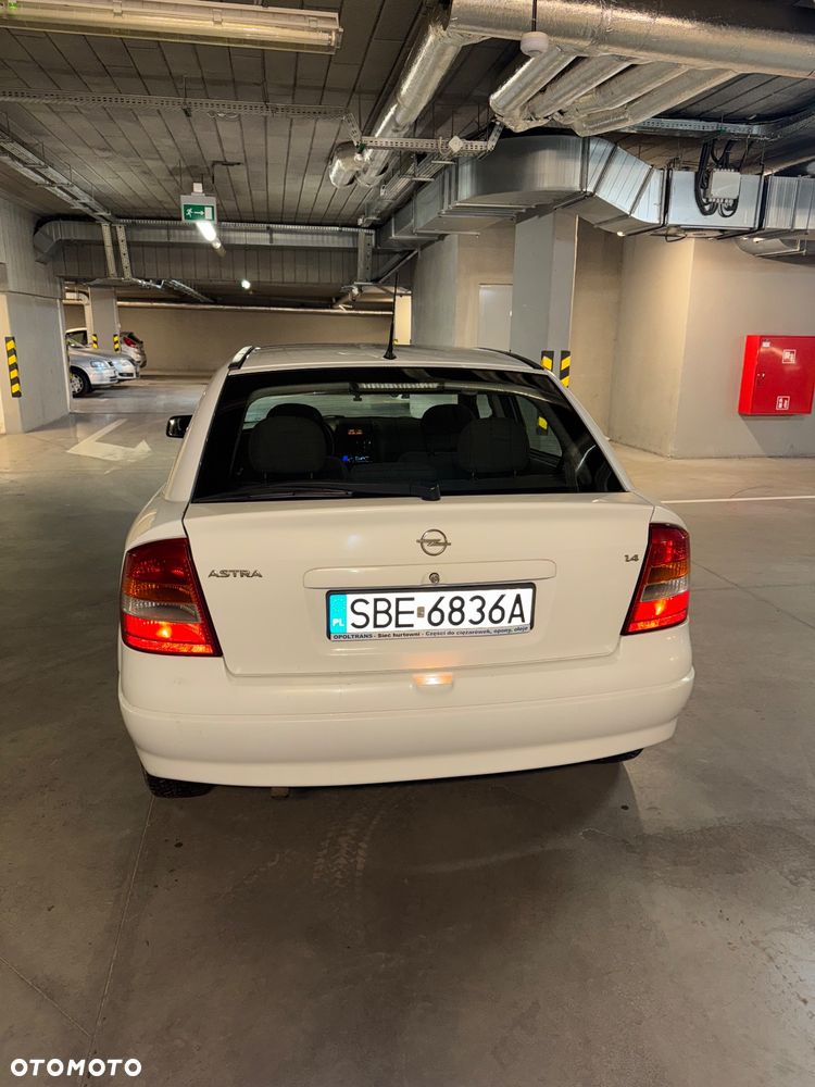 Opel Astra 1.4 GL / Club - 12